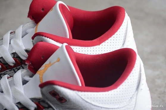 CT8532-126 3 CT8532-126 Red Retro Cardinal Jordan 0509
